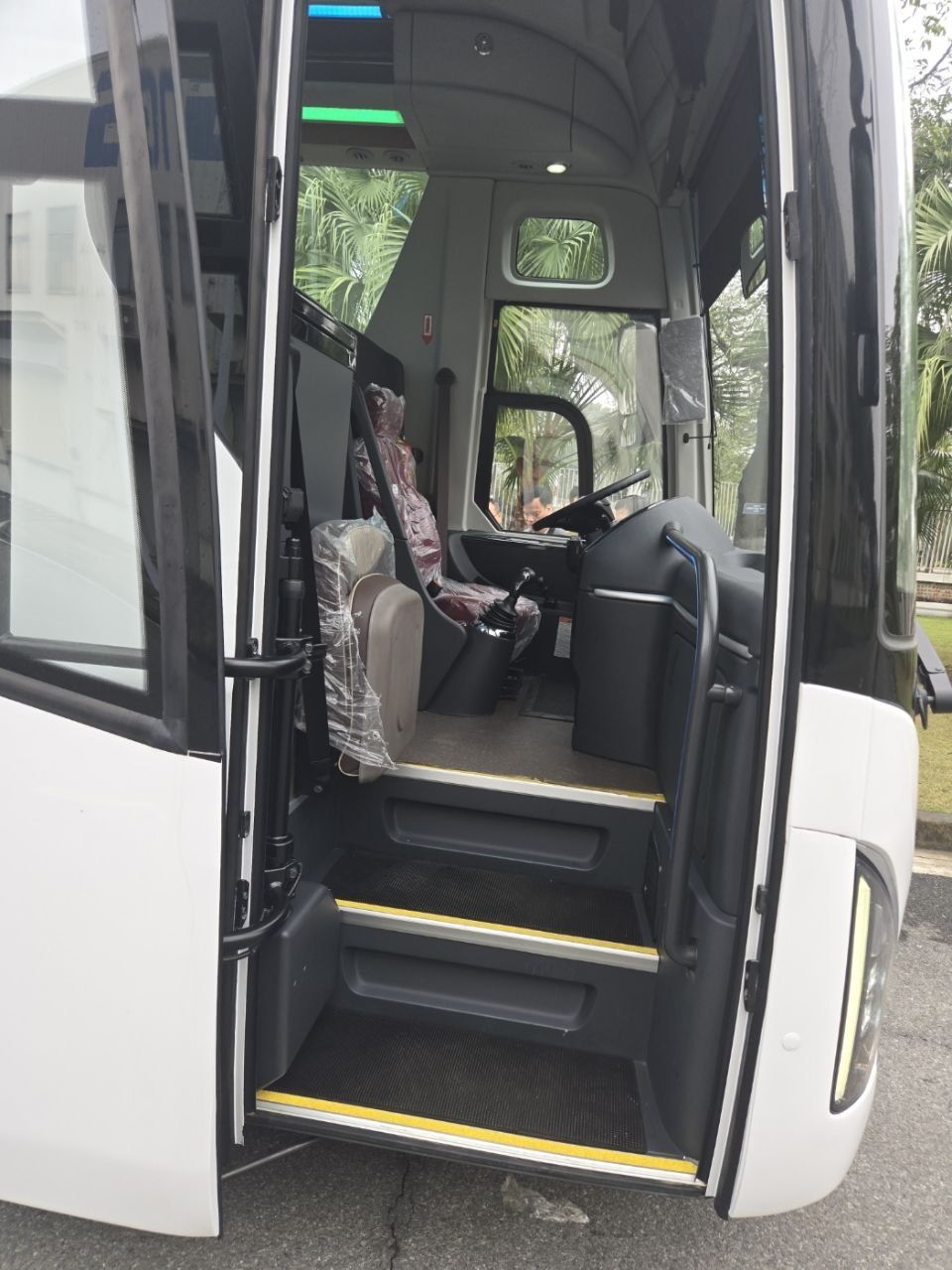 Avtobuslar sotiladi