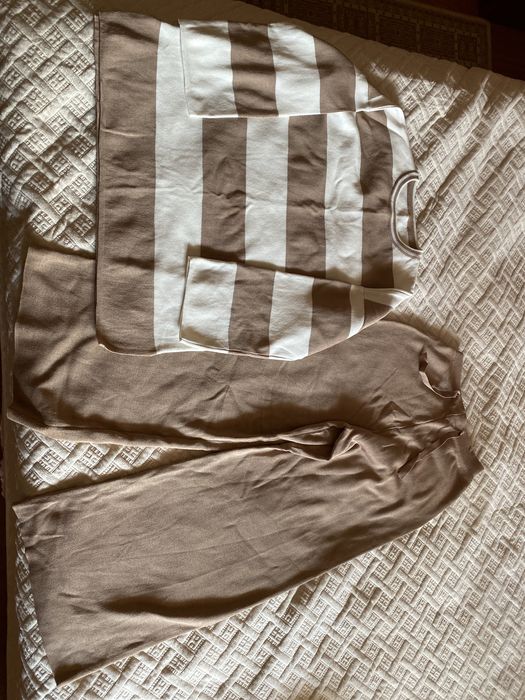 Продам трикотажный костюм