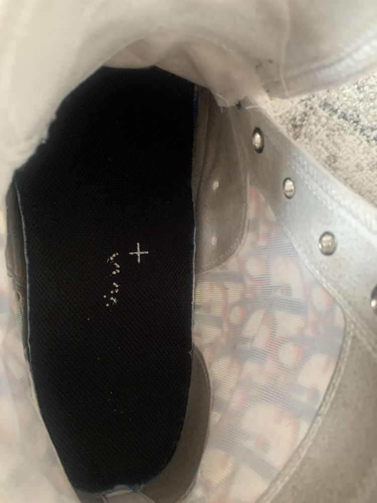 Dior pret negociabil
