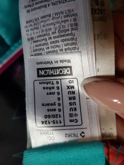 Geaca  Wedze cu doua fete pt 6-7 ani