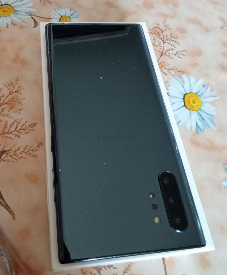 Samsung galaxy note 10 plus 256 GB памет и RAM памет 12GB