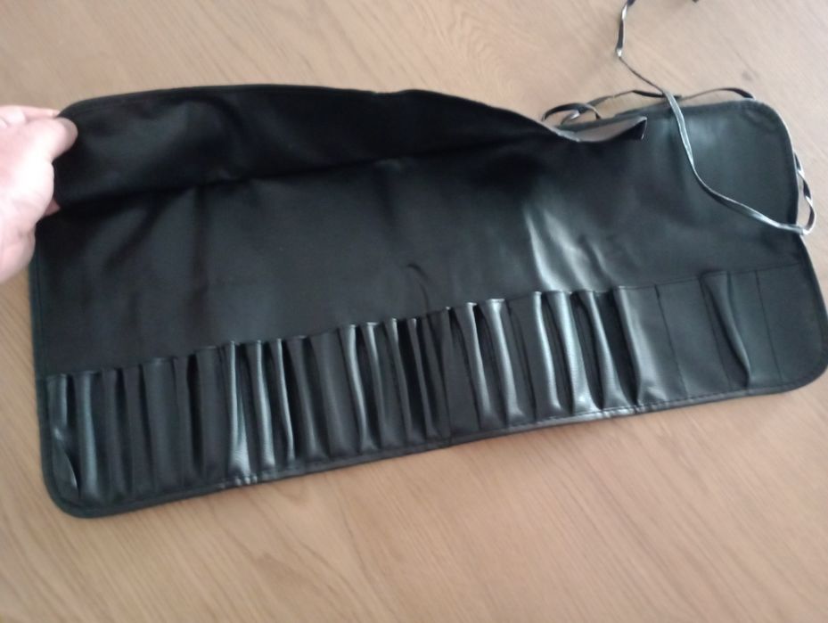 Husa scule sau pensule