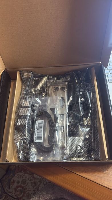 Мат платы новые H81M-S1