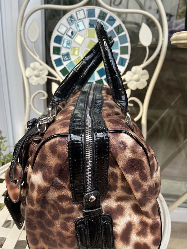 Дамска чанта Guess