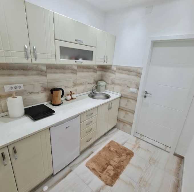 Дава се под наем Тристаен апартамент в Пловдив, Остромила - 99 кв.м за 265 € - Снимка #2