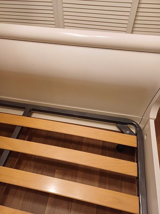 Pat Mobexpert MDF alb cu somiera si saltea