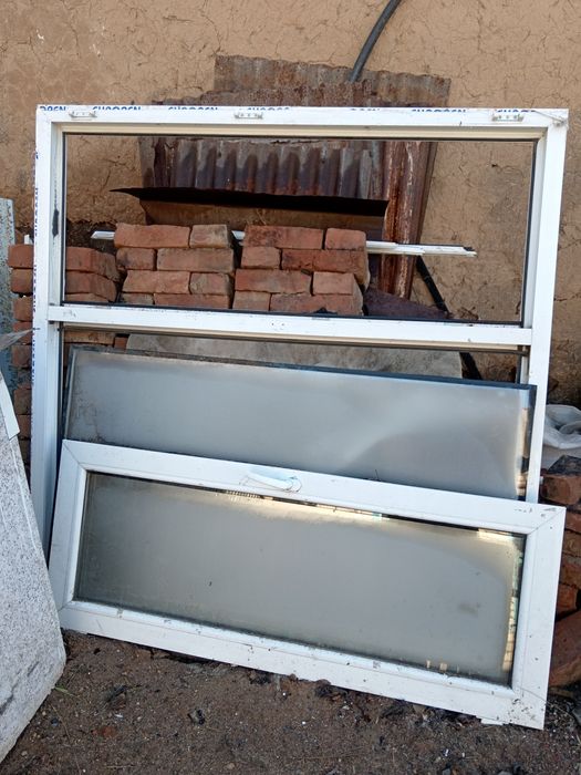 Продам пластиковое. окно