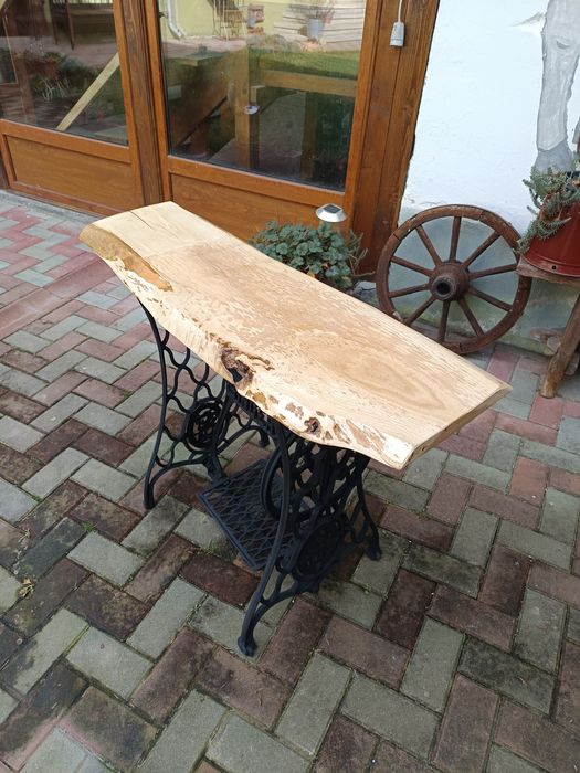 Comoda , suport lavoar , masuta din mașină de cusut