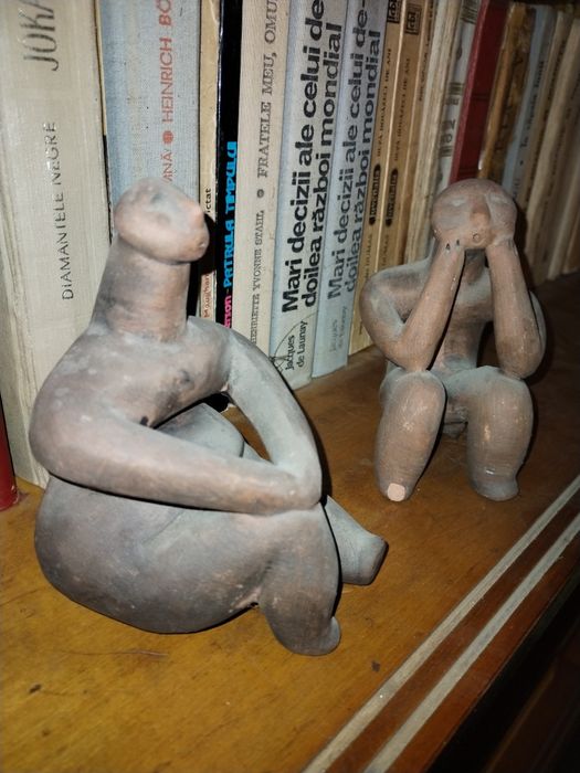 Complexul Gânditorul statuete de lut