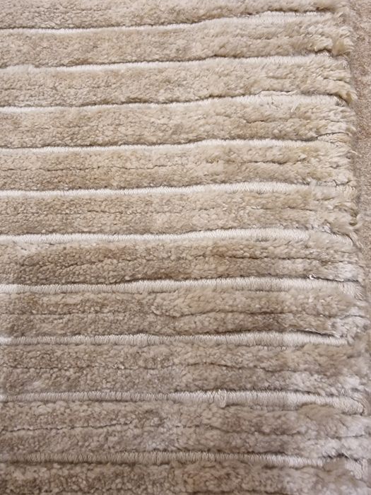 Килим вискоза цвят крем 1.50 м на 0.80 м