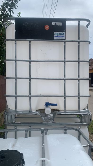 Butoaie, bazine IBC 1000l cu suport din aluminiu, curate.
