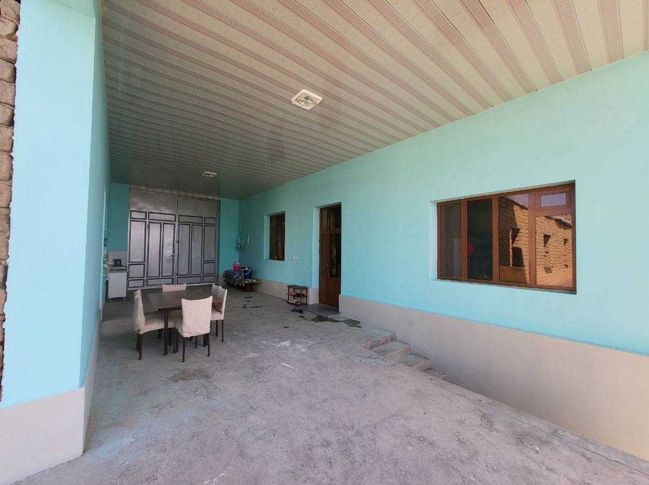 Самарканд шахрида 3 хона 8 сотокдан иборат булган ховли сотилмокда