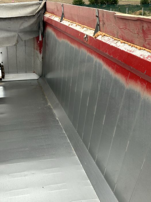 Semiremorca basculabila