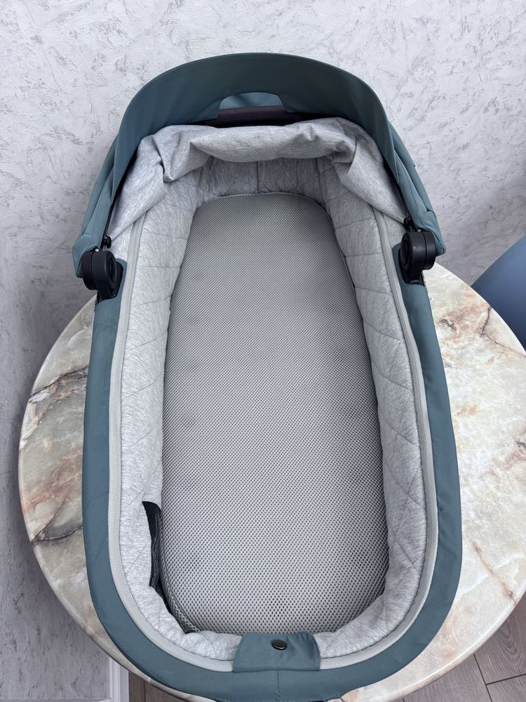 Продам коляску 2 в 1 Easywalker