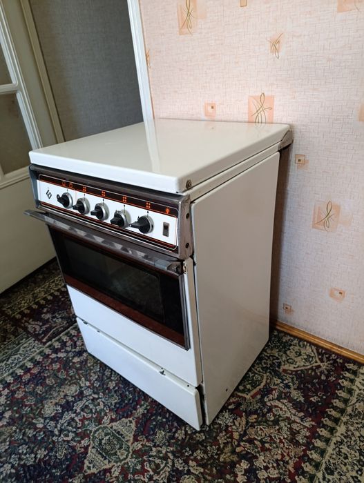 Продам газовую плиту Брест 1980