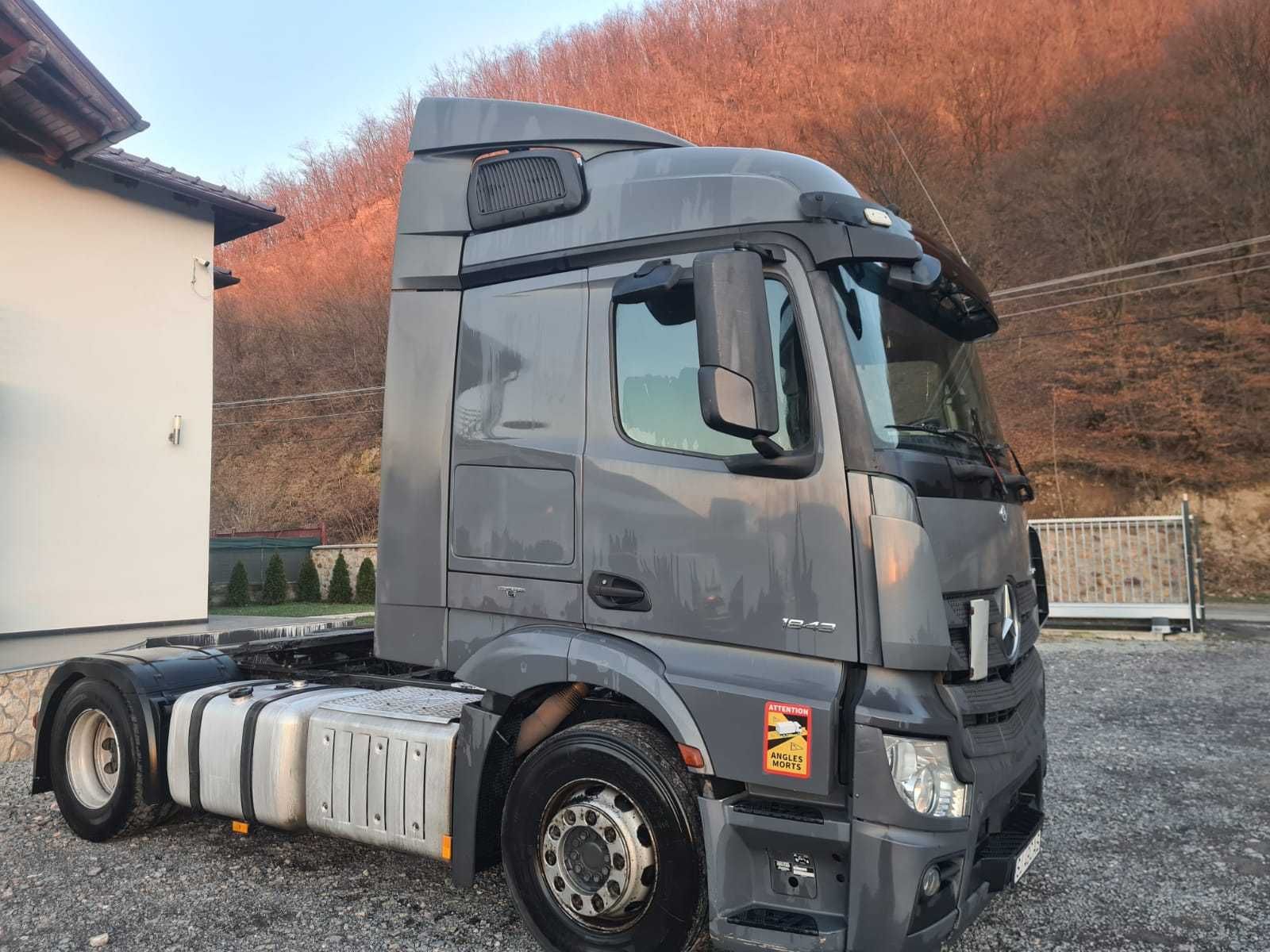 Vand cap tractor Mercedes-Benz Actros  mp4