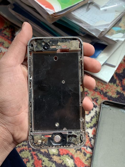 iPhone 4s Zapchastga Sotiladi
