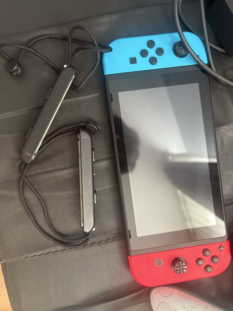 Nintendo switch, допълнителен джойстик и 5 игри
