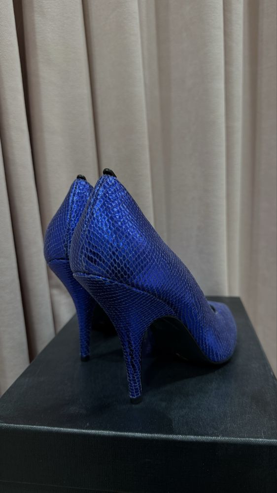 Patrizia Pepe blue heels