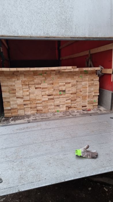 Cherestea uscata molid, lambriu, dușumea, pazie, florar, blana ornata.