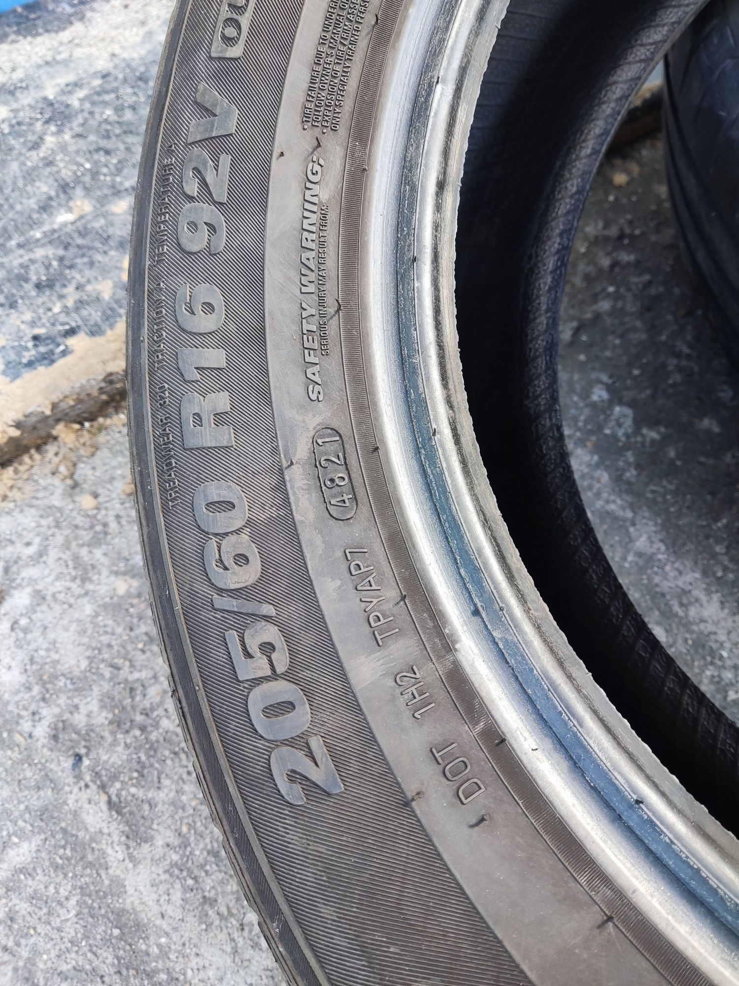 205/60/16 Kumho ecsta