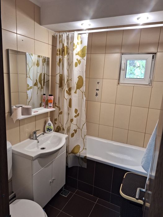 Inchiriez apartament cu 2 camere