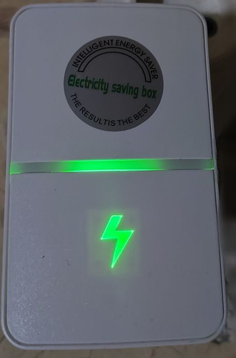 Реле напряжения цифровое с розеткой. Защита от скачков.