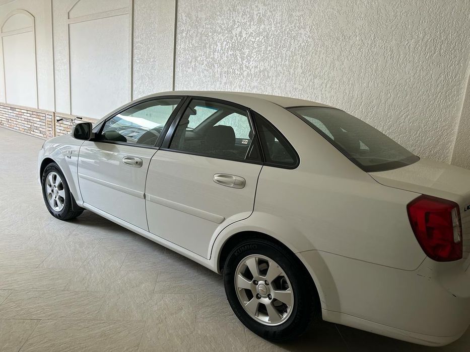 Ласетти сотилади