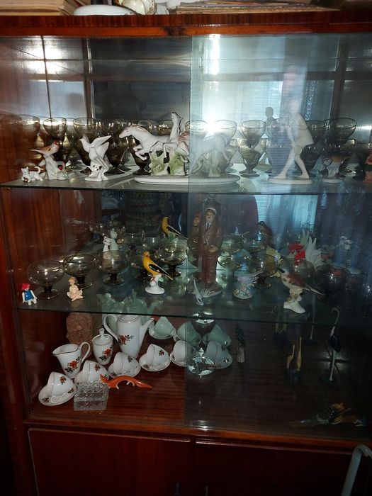 Vând vesela,farfurii, tacâmuri  pahare,cești,etc.