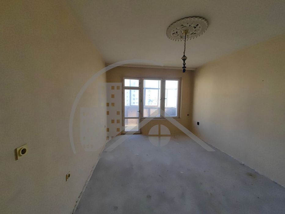Продава се Тристаен апартамент в Варна, Кайсиева градина - 86 кв.м за 1511 €/кв.м - Снимка #1