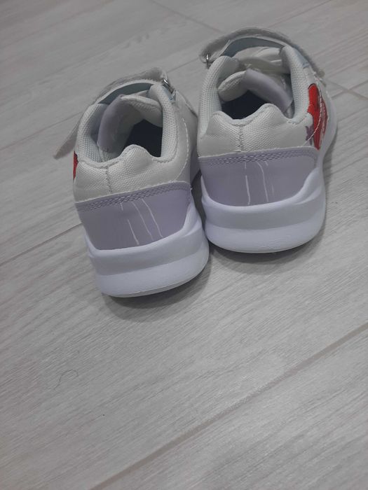 Маратонки с" Ариел "