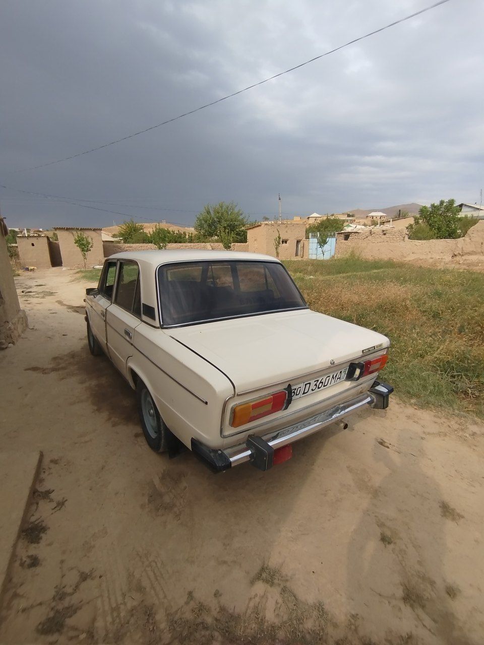 Jiguli 2106 sotiladi