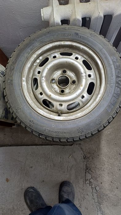 Резина зимняя с дисками на пассат