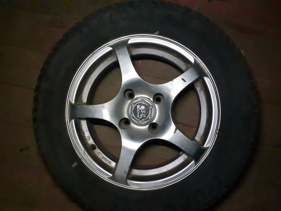 Vind 4 jenti peugeot