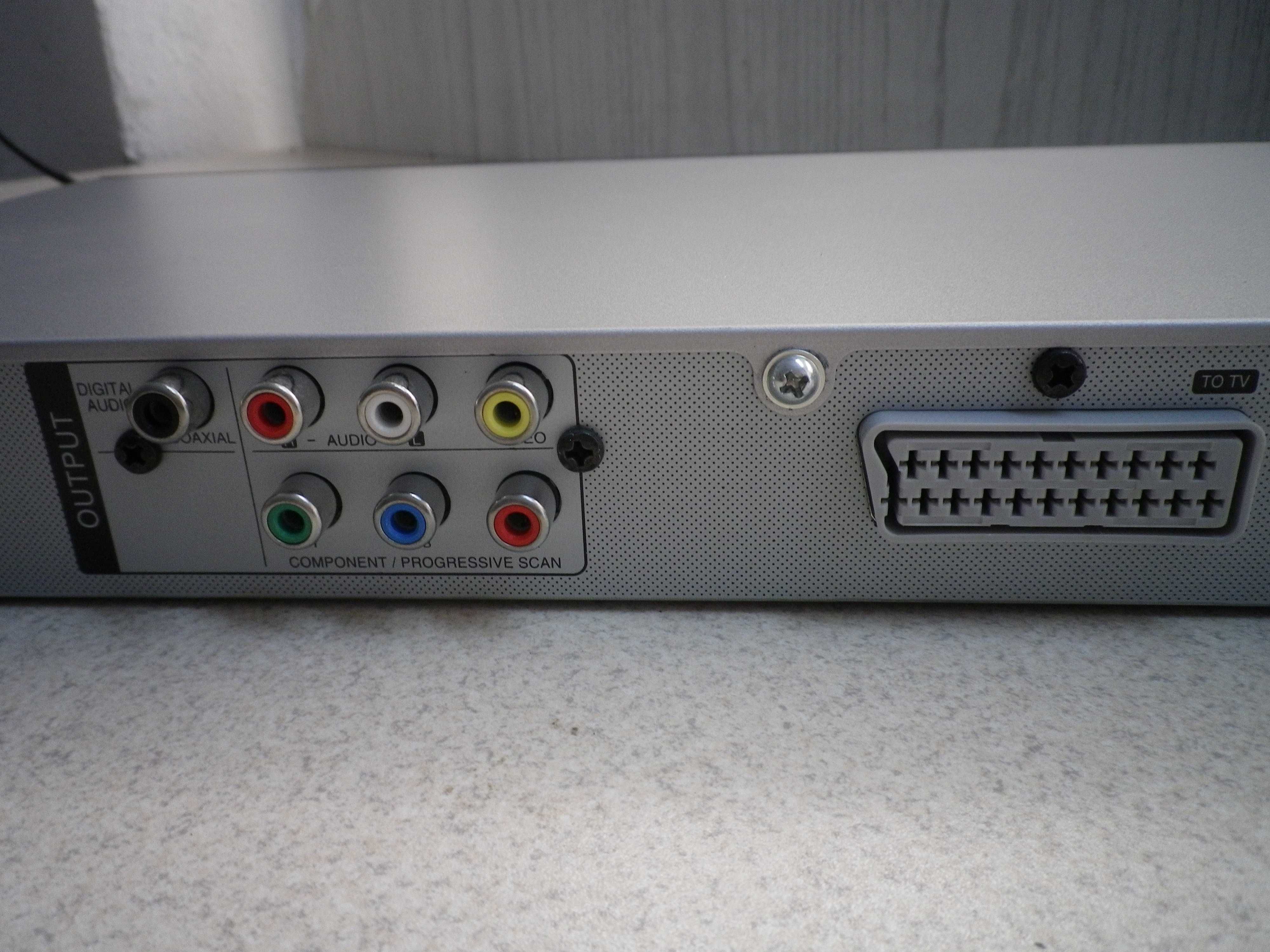 Перфектен DVD LG DVX276