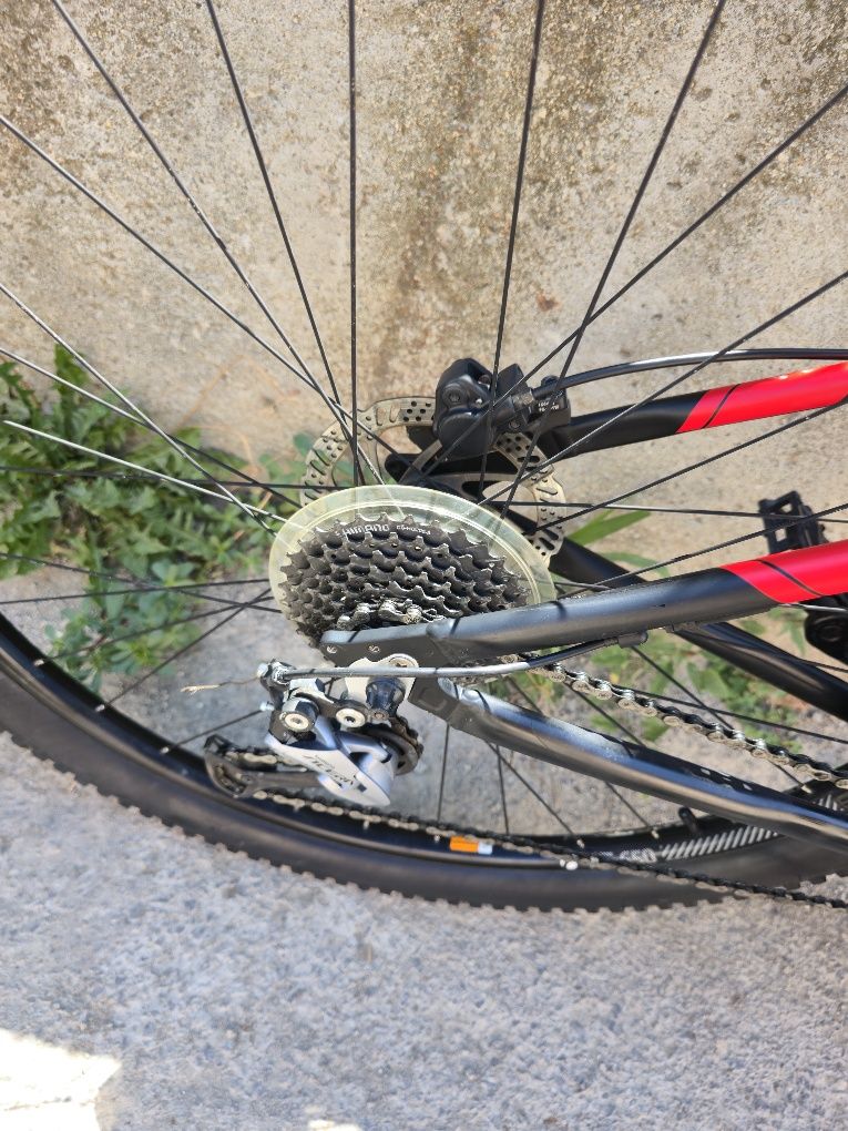 Trek Marlin 7 29цола L размер 3х9 скорости Rockshox вилка