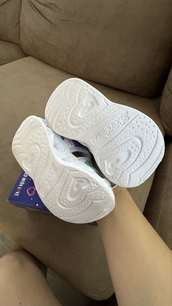 Светещи сандали Skechers