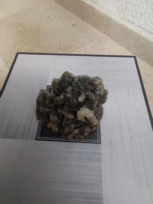 Колекция от камани и минерали