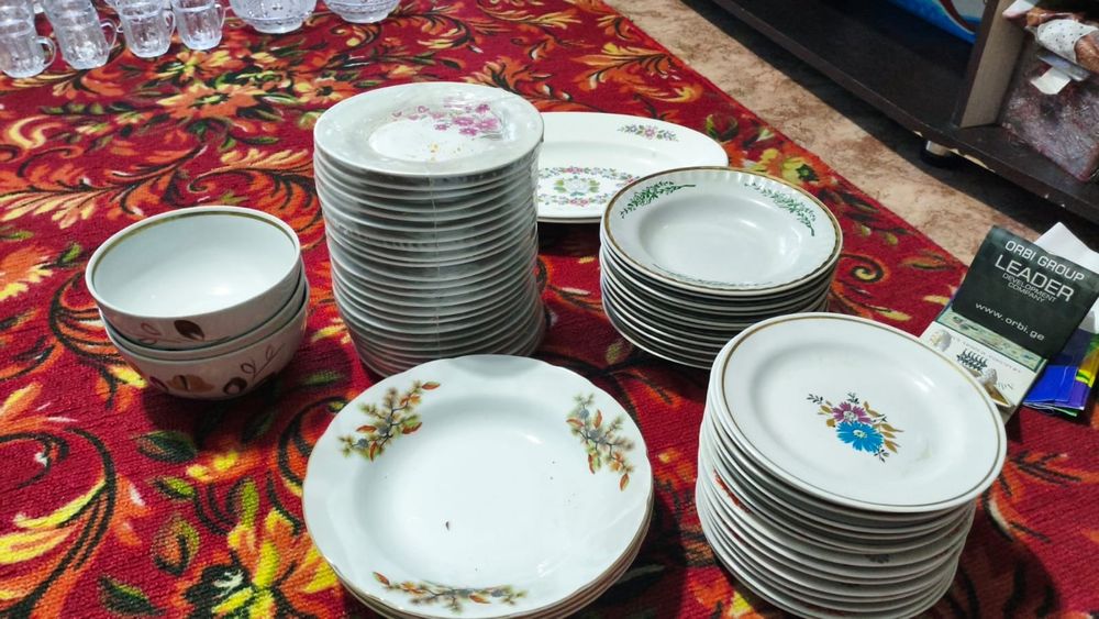 Тарелки. Стаканы и вазы хрусталь