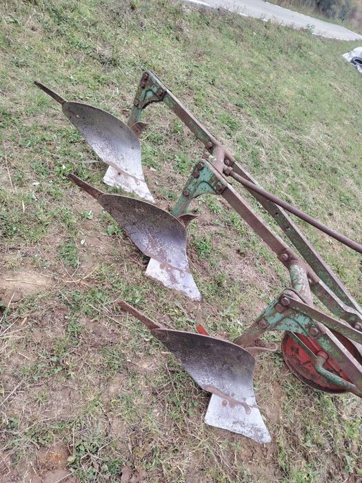 Vand plug dupa tractor