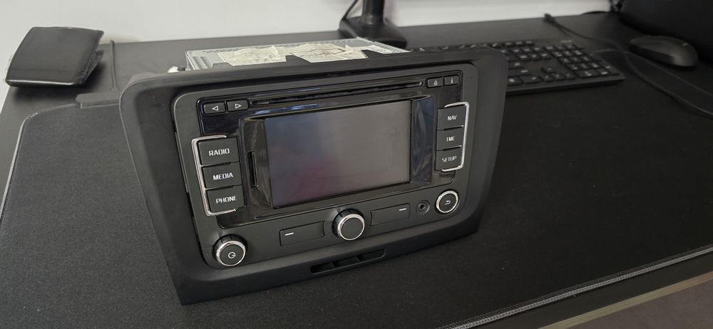 Navigație originală Skoda Superb 2014 – RNS 315, stare foarte bună