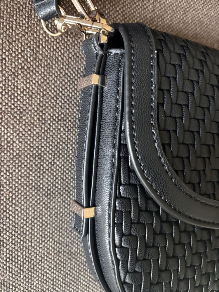 Geanta neagra originala Guess - noua, cu eticheta