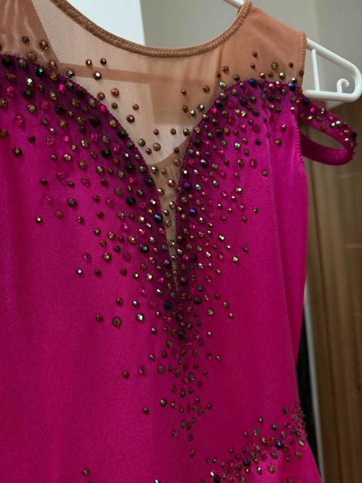 Трико ново за художествена гимнастика, танци за 8-10 години.