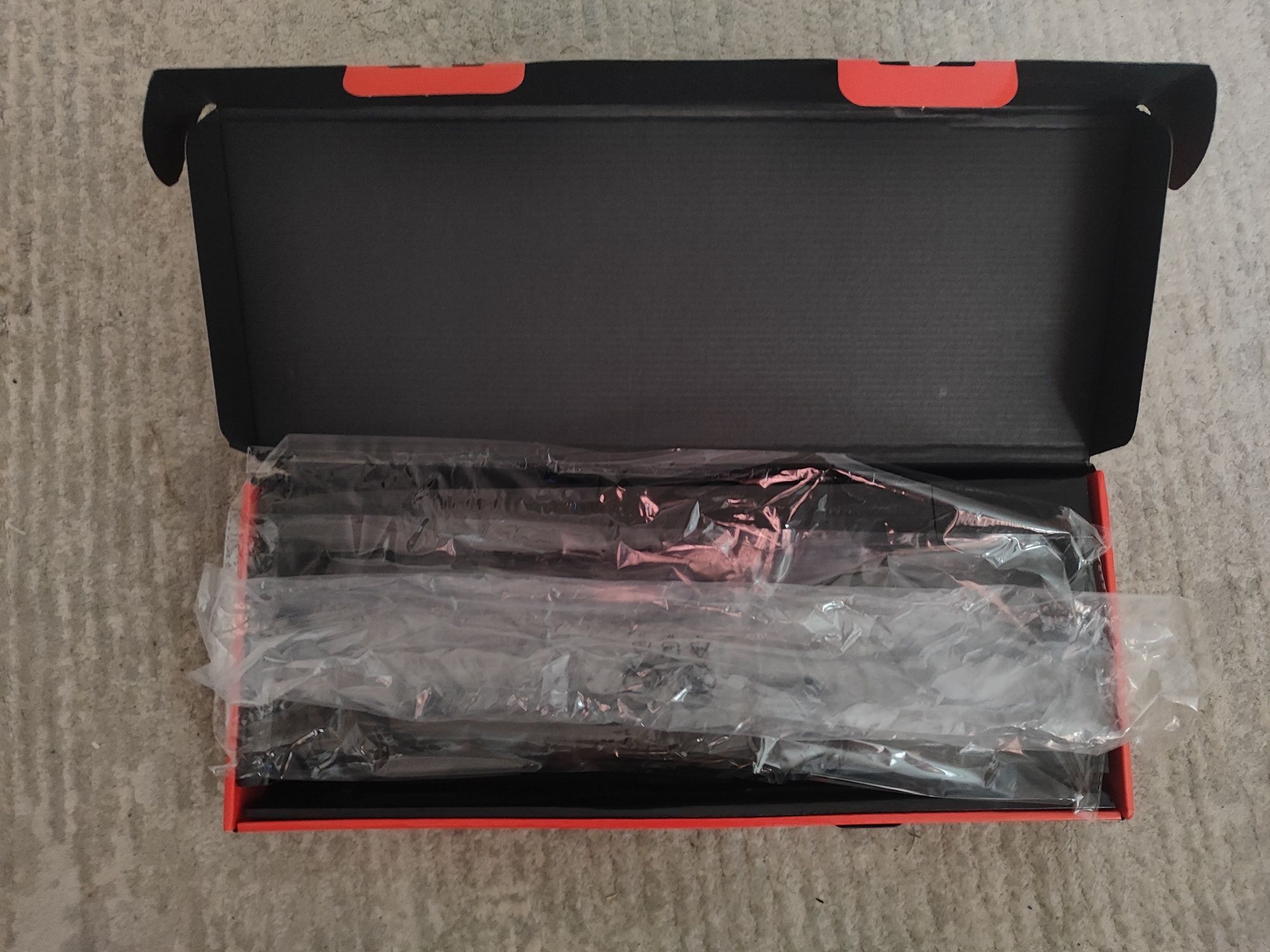 Продаю игровую клавиатуру AOC gk500
