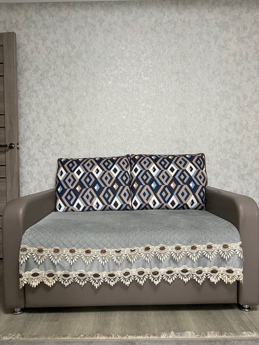 Продам диван малый