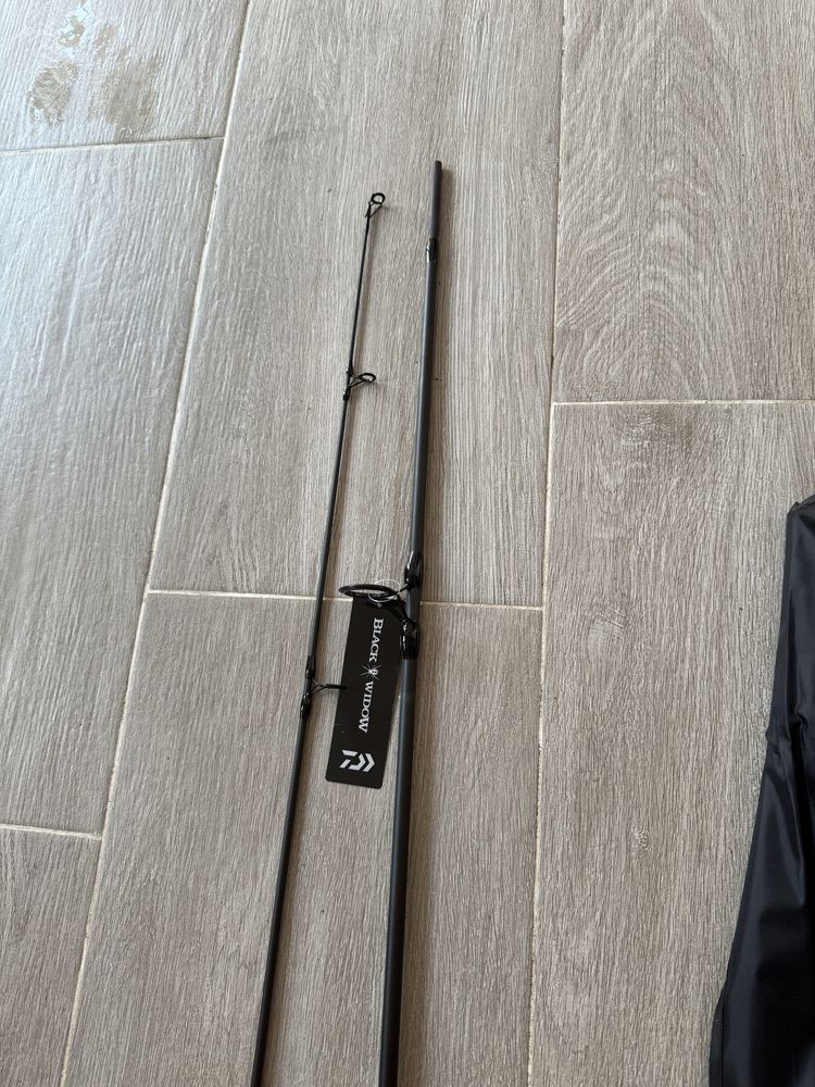 Set 3 lansete Noi cu eticheta Daiwa
