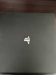 Vand playstation 4 pro 1TB cu 5 jocuri , doua manete