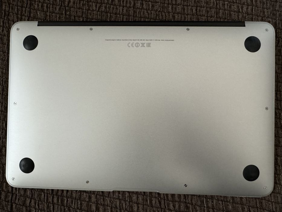 Перфектен MacBook Air 2014 11” 1.4Ghz Dual-core i5, пълен комплект