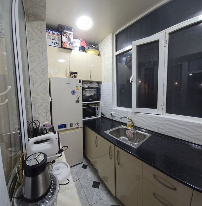 Своя квартира 18 квартал 2х комнатная переделанна в 3х