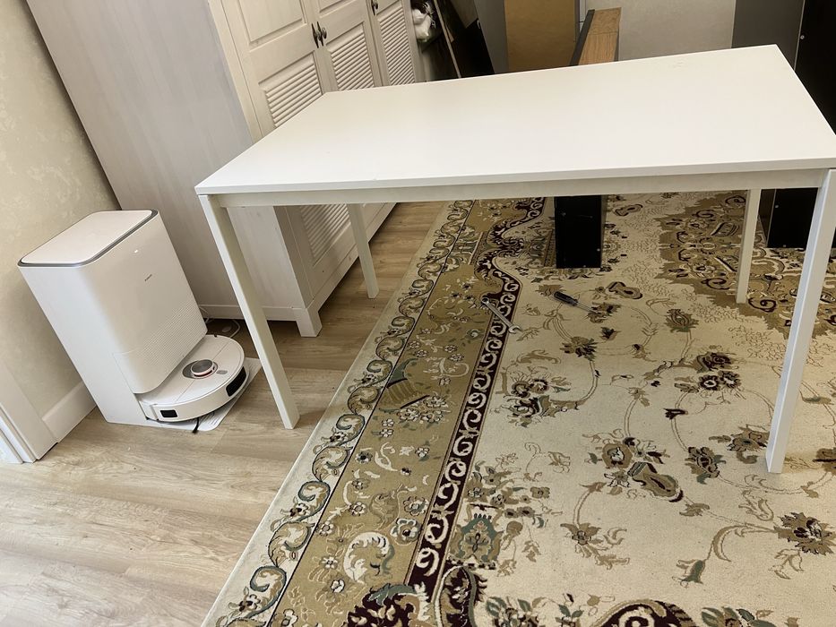 Продам стол и шкаф (икея ) за 12.500